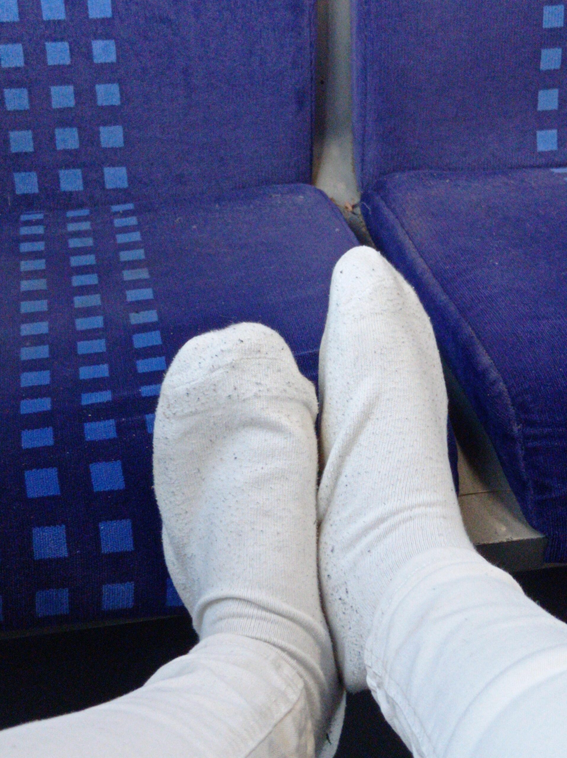 Getragene Socken / Schuhe zu verkaufen