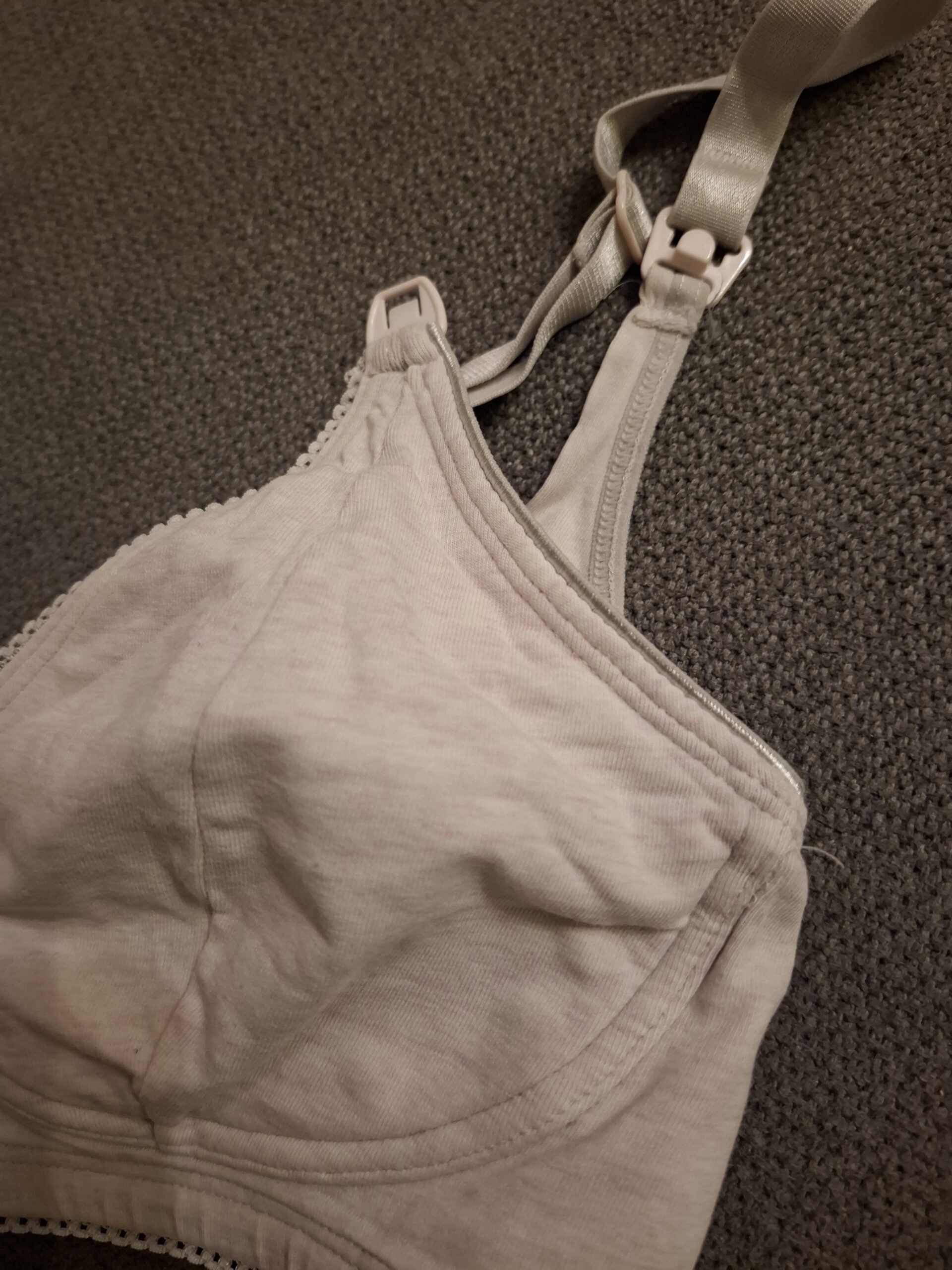 Beiger Still-BH Größe 75 D