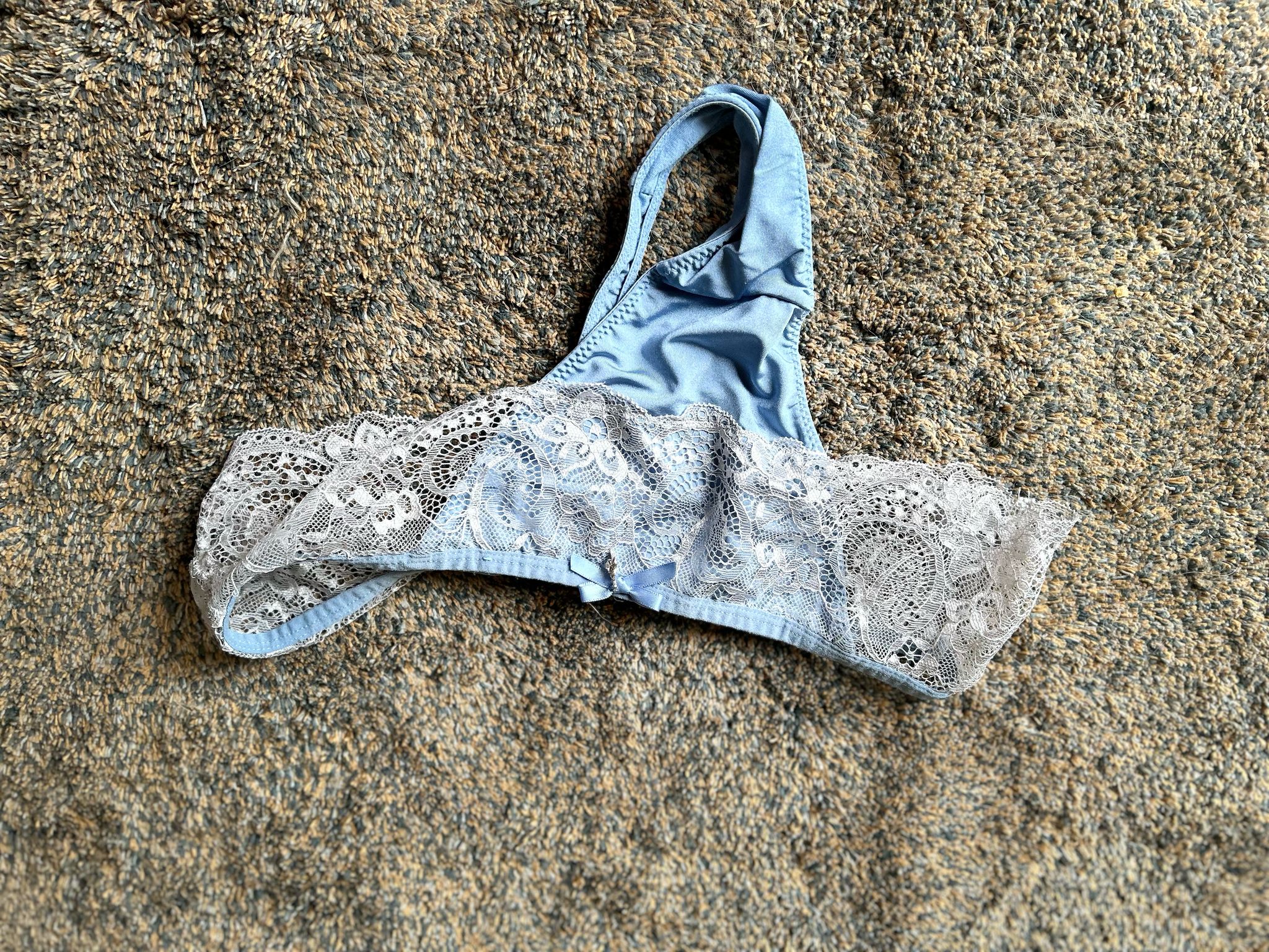 Blauer Spitzen Tanga
