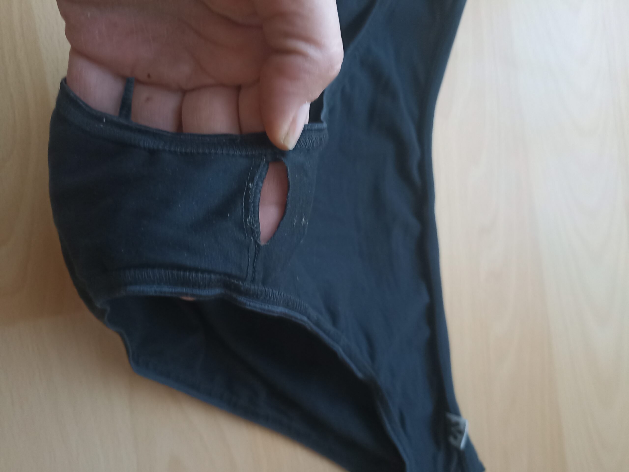 Schwarzer Slip
