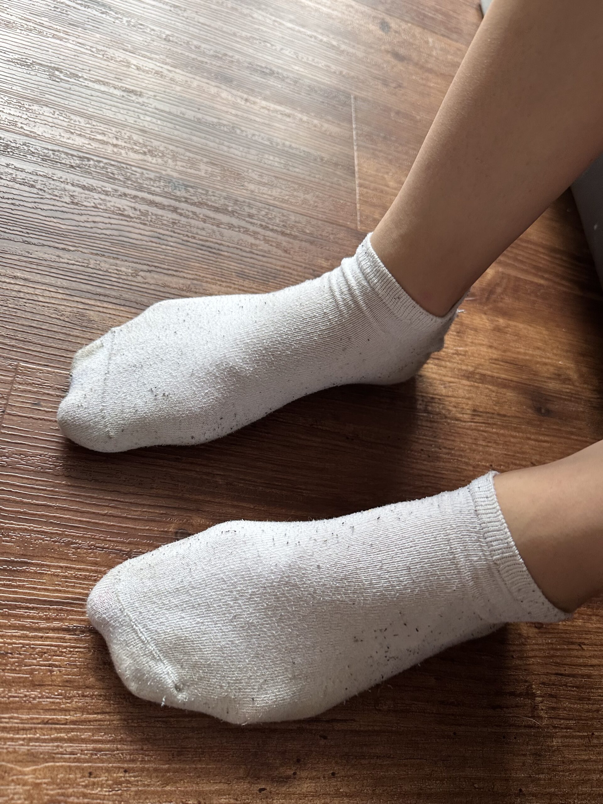 Meine getragenen Socken – ganz frisch für dich!“