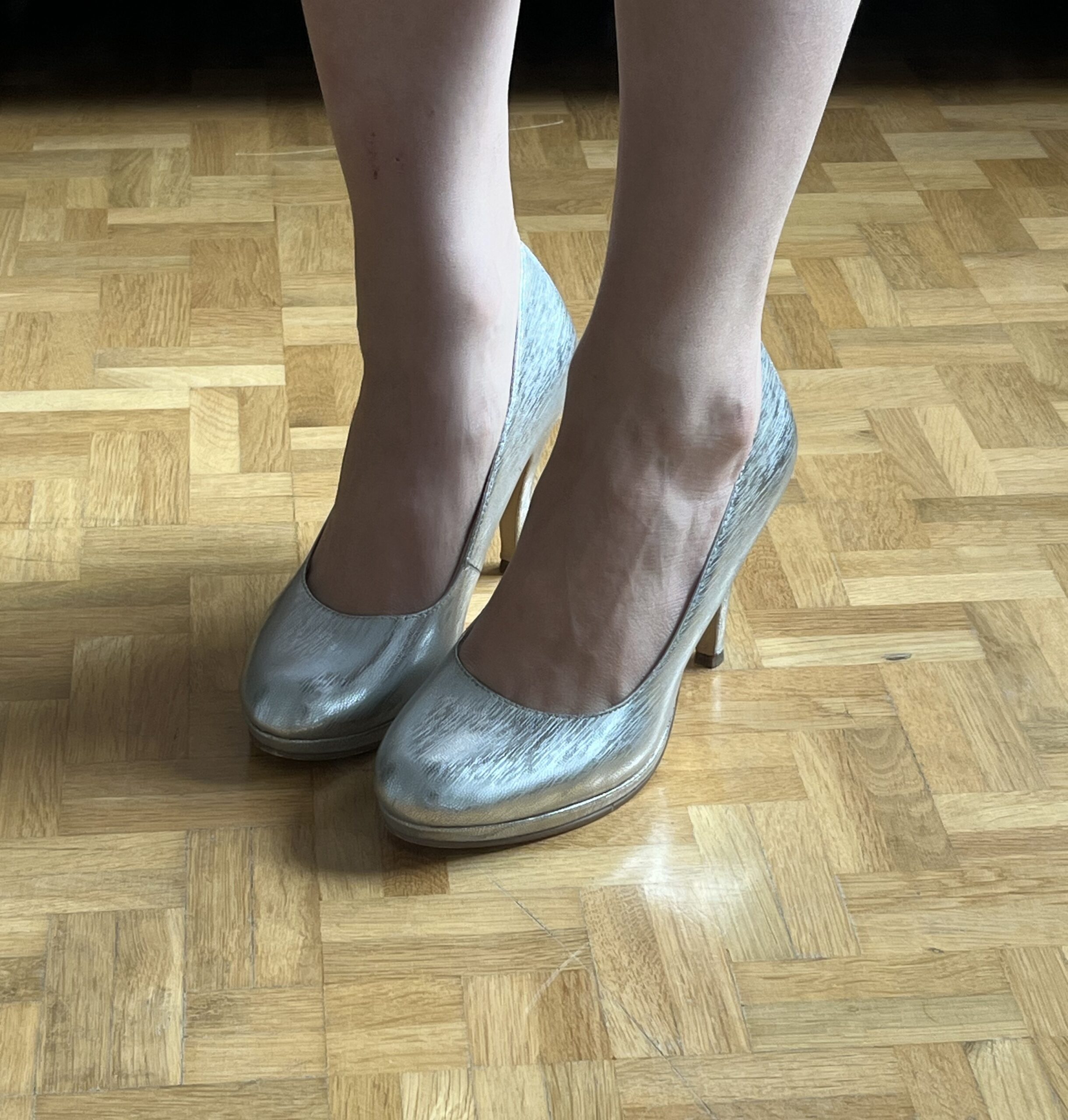 Silberfarbene Heels