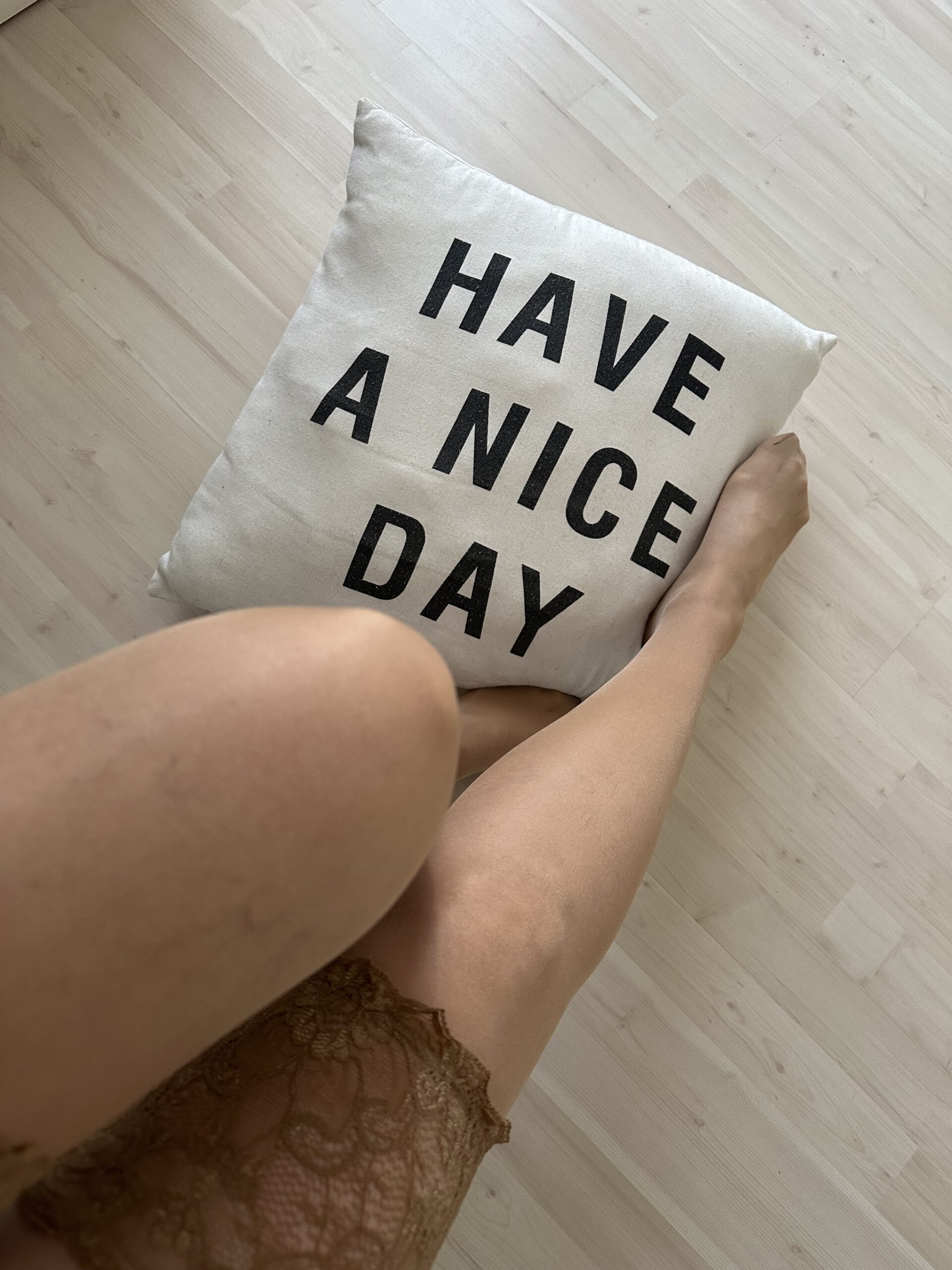 Halterlose Strümpfe beige mit Spitze