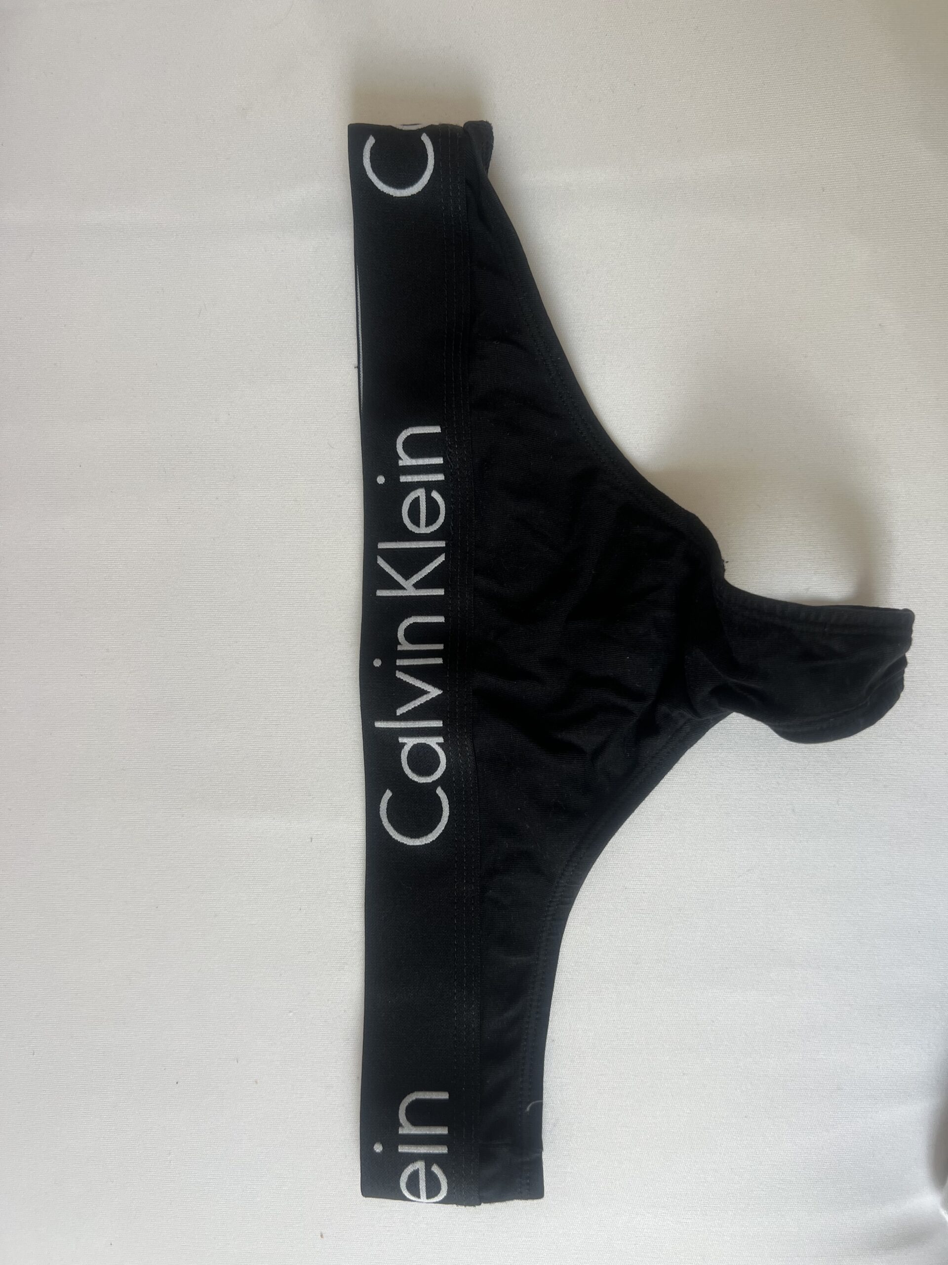 Getragener Calvin Klein Tange