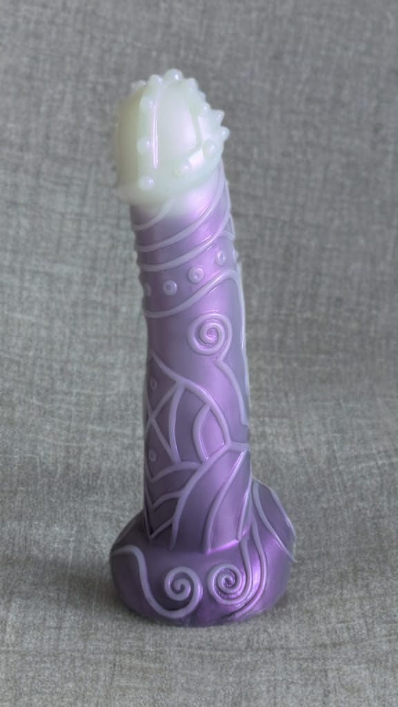 Dicker Monsterdildo frisch aus mir